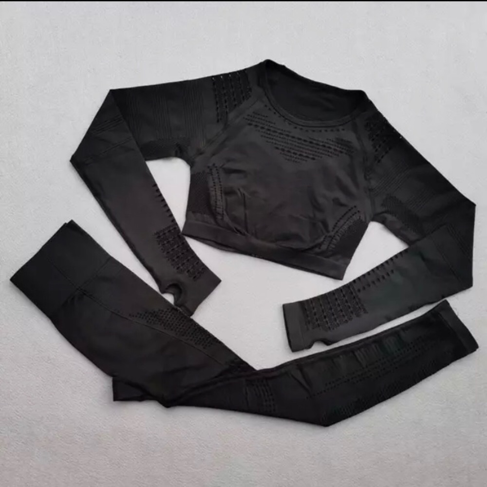 A black two piece  gym set